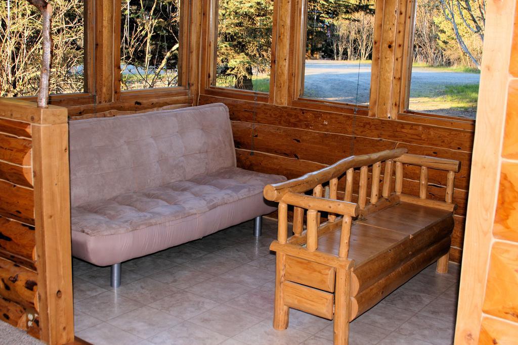 Bear Den Vacation Home Anchor Point Room photo