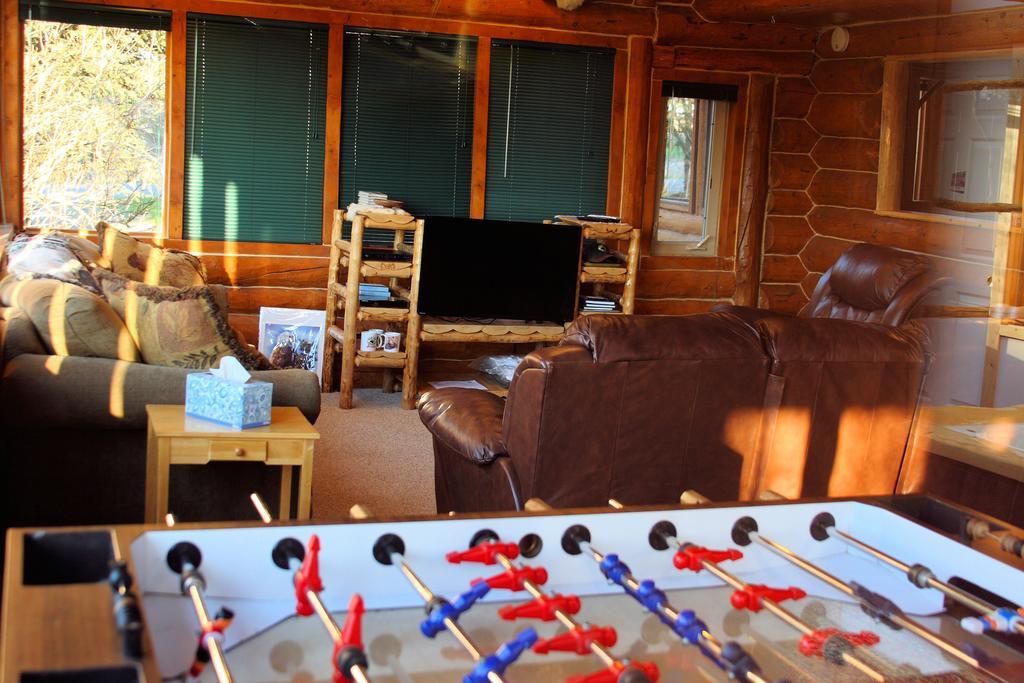 Bear Den Vacation Home Anchor Point Room photo