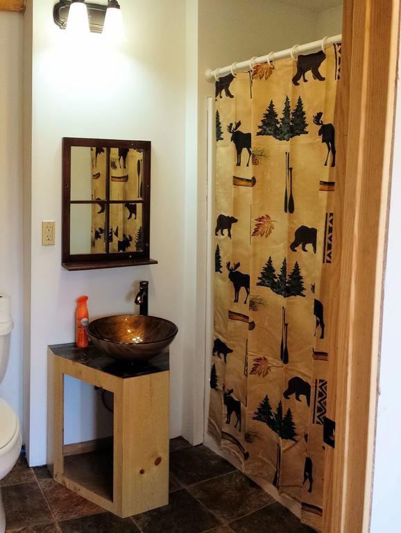 Bear Den Vacation Home Anchor Point Room photo