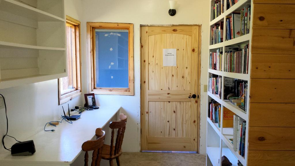 Bear Den Vacation Home Anchor Point Room photo